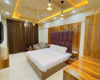 Goroomgo Dalhousie Hills Dalhousie - Dalhousie - Bedroom