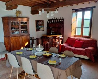 Stay in the countryside a stone's throw from the spa - Rapolano Terme - Jídelna