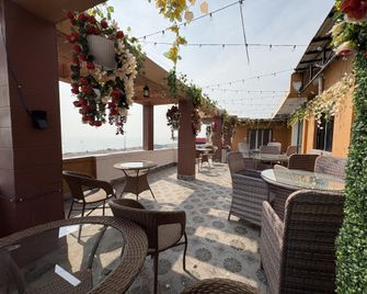 Hotel Big Boss Sea View Room - Digha - Außenansicht