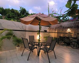 Oceana Inn Maldives - Kudahuvadhoo - Patio