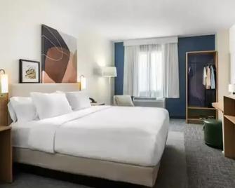 Spark by Hilton Wilmington Carolina Beach Rd - Wilmington - Bedroom