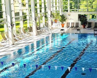 Parkhotel Weiskirchen - Weiskirchen - Pool