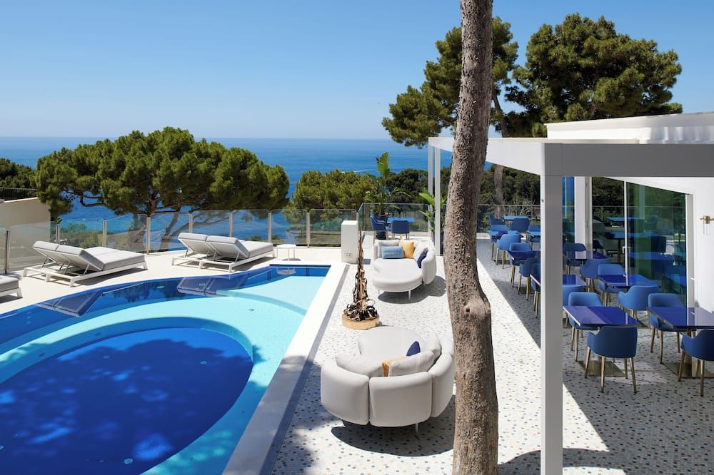 فندق سكاليناتيلا - كابري - حوض السباحة