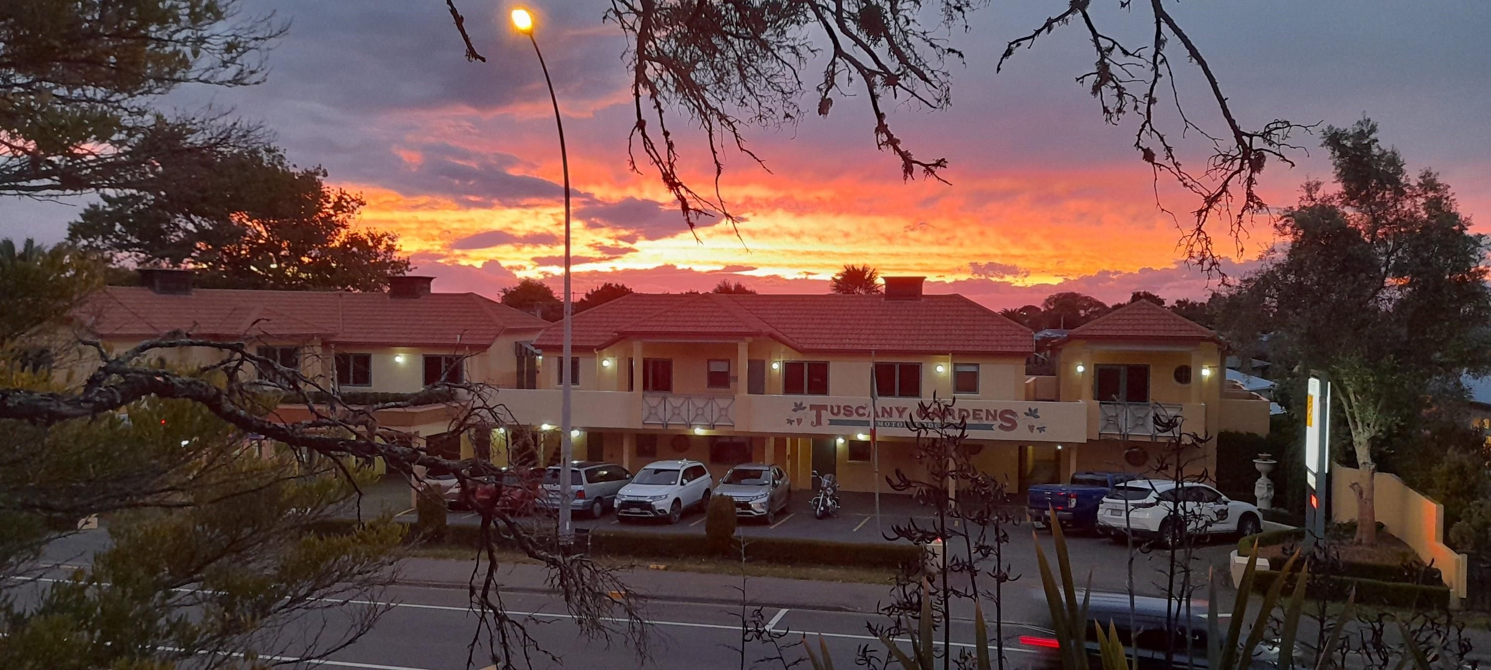 Tuscany Gardens Motor Lodge - נלסון - בניין