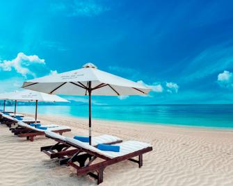Sunrise Nha Trang Beach Hotel & Spa - นาตรัง - ชายหาด