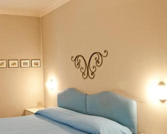 Hotel Locanda Del Mel - Calolziocorte - Bedroom