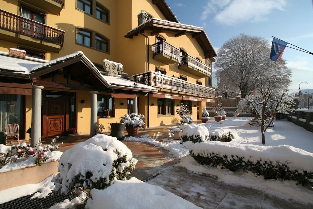 Paradise Hotel & Wellness