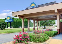 Days Inn by Wyndham Wilson - Wilson - Bâtiment
