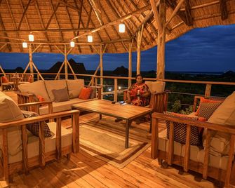 Aardvark Safari Lodge - Ndeke - Balcón