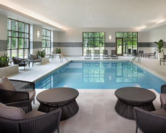 Embassy Suites by Hilton Charlotte Concord Golf Resort & Spa - Concord - Pool