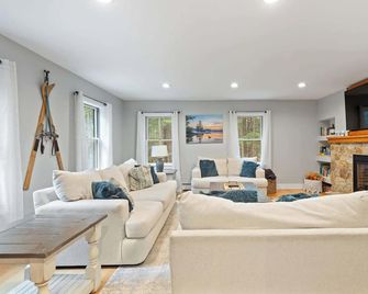 Big Red Cottage near Sunapee and New London - New London - Wohnzimmer