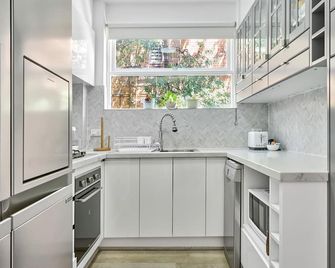 The Nook St Kilda East - St Kilda East - Kitchen