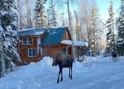 Moose Landing Cabin just minutes from Main St in Wasilla - Wasilla - Building