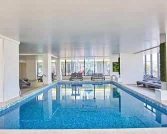 Aparthotel Ella Alezzi - Mamaia - Svømmebasseng