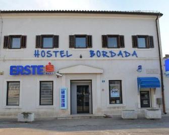 Hostel Bordada - Kraljevica - Building