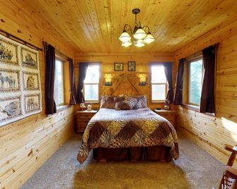 Western Town Retreat in Monticello, Utah - Monticello - Bedroom