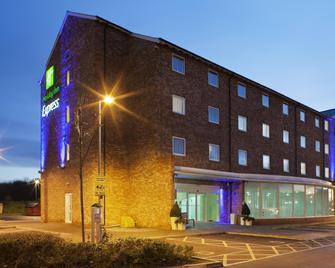 Holiday Inn Express Nuneaton - Nuneaton - Building