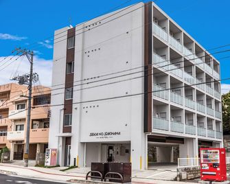 Mr. Kinjo In Nishihara Inter - Ginowan - Будівля
