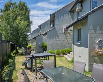 Elphin Serviced Apartments - Launceston - Veranda