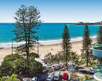 Peninsular Beachfront Resort - Mooloolaba - Beach
