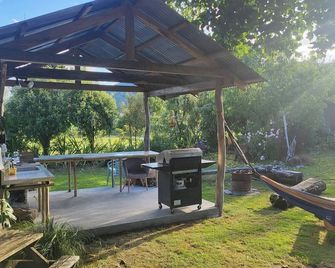 Off The Beaten Trail -Kea Studio - Murchison - Patio
