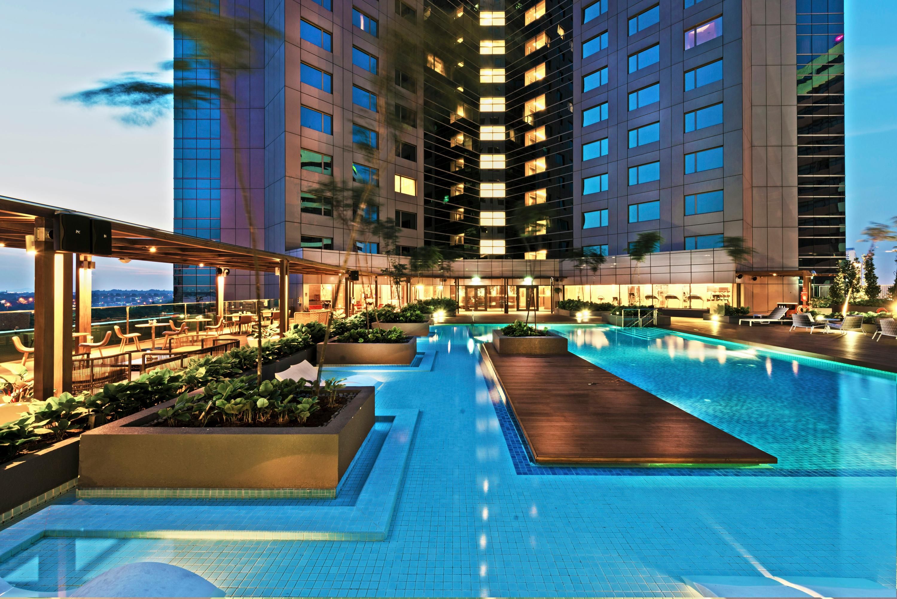 DoubleTree by Hilton Johor Bahru - Johor Bahru - Pool