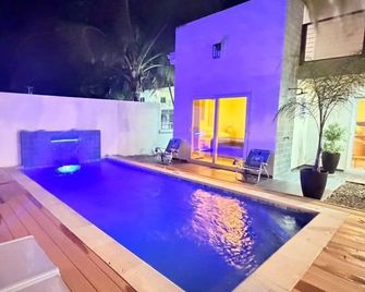 Vip House in Trujillo - Trujillo - Pool