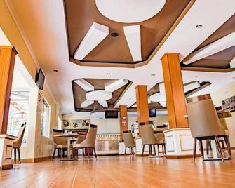 Romeos Hotel - Kampala - Restaurant