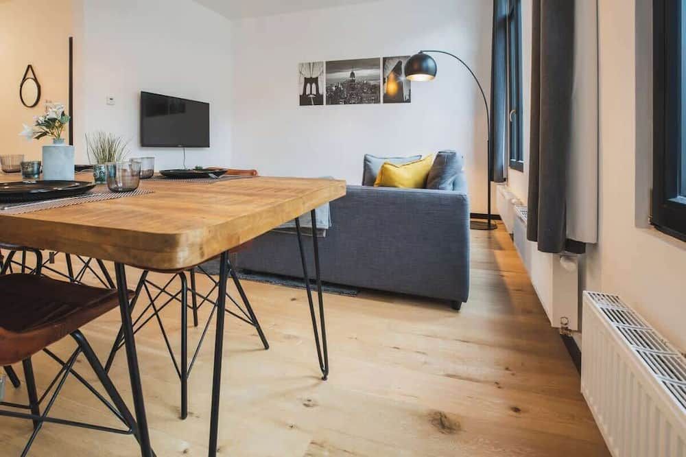 Cozy 1-BR Antwerp Gem + Free parking - אנטוורפן - חדר אוכל