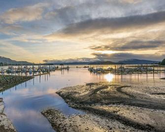 Harbor Views 2 - Walkable in the Heart of Auke Bay - Juneau