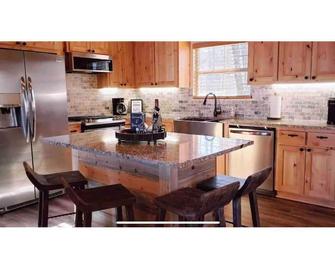 The Best Kept Secret on Caddo Lake - Karnack - Kitchen