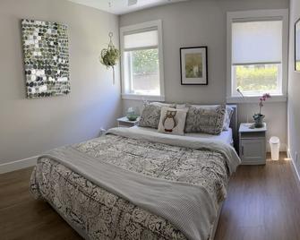 Cozy contemporary cottage in downtown Lafayette near shops and restaurants - Lafayette - Bedroom