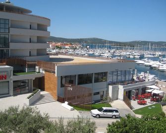 Hotel IN - Biograd na Moru - Building