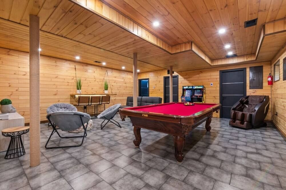 Pocono River front Home near Camelback Resort - Bartonsville
