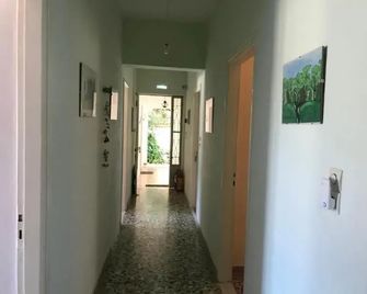 Natalia Studios - Poros - Flur