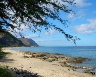 Genuine & Affordable 1250 sqft Big Beach-front Corner Unit - Waianae - Beach
