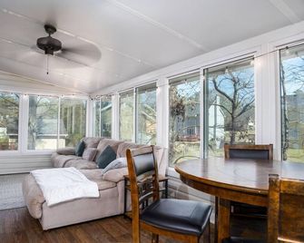 NEW! Spacious & kid friendly - great for the whole fam! Close to everything! - Macon - Bedroom