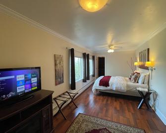 Arctic Fox Inn - Anchorage - Bedroom