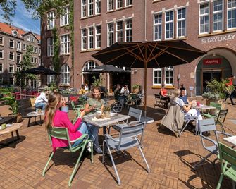 Stayokay Hostel Amsterdam Oost - Ámsterdam - Patio