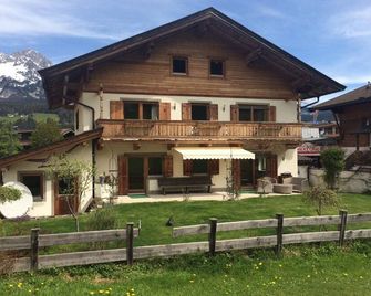 Unique chalet in the center of Elmau near skilift - Ellmau - Bâtiment