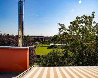 Studenik - Neuried - Balcón