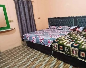 Hotel Shree Gopal Niketan Mathura - Mathura - Camera da letto