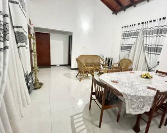 River Valley Holiday Retreat -Upper floor 2 BR Apt - Peradeniya
