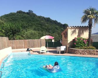 Self catering Mas Romeu for 6 people - Arbúcies - Pool