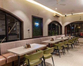 Residency Park Hotel - Dhule - Restaurant