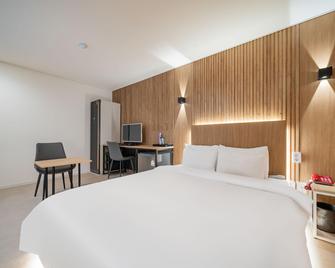 Wonju Hotel Haru - Wonju - Bedroom