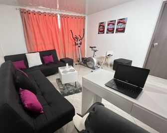 Apartamento Cemtral Completo Serca Cemtros Comerciales Bogota - Bogotá - Sala de estar
