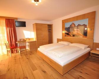 Hotel Weissenstein - Sankt Michael Im Lungau - Bedroom
