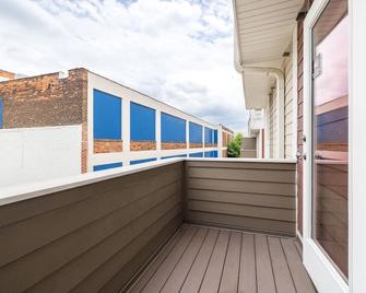 Luxury Downtown Townhome Unit 7 - Cleveland - Balkon
