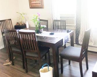 Affordable and Move in Ready Apartment in Kearny-With Washer and Dryer & Parking - Kearny - Dining room